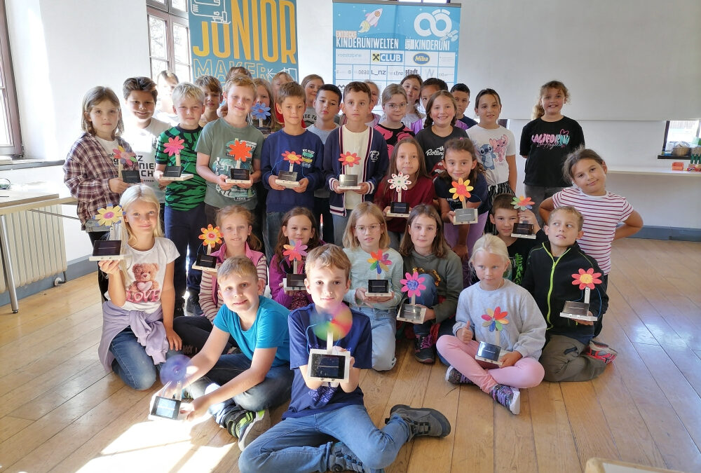 Schüler:innen entdecken Technik und Energie mit den Junior Maker Pioneers